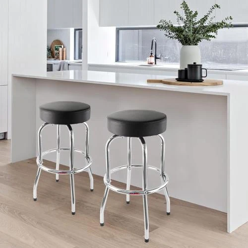 Détail de Tabouret bar pivotant cuir noir, cadre chrome, Ruedamann