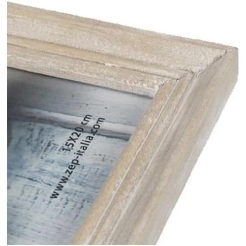 Détail de Cadre Photo Bois Beige, Décoration Intérieure Élégante