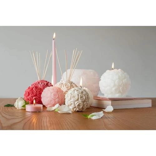 Détail de Pack 4 Bougies Boule Roses Parfumées Blanches