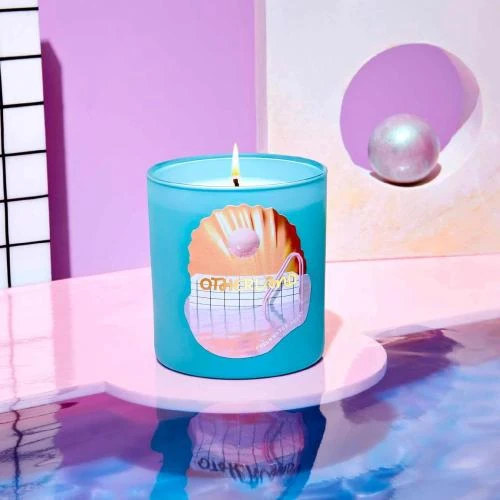 Détail de Bougie parfumée luxe OTHERLAND, perles d'eau douce, frais