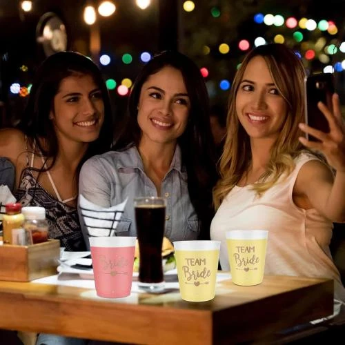 Zoom sur Tasses mariage Hainue, gobelets décoratifs enterrement vie jeune fille