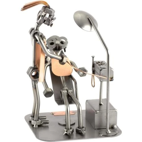 Détail de Figurine métal Dentiste Femme Steelman24, sculpture acier