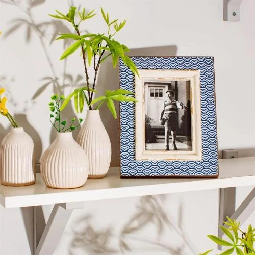 Zoom sur Cadre Photo Vague Bleue, Décoration Élégante, Style Moderne