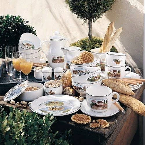 Zoom sur Tasse café porcelaine rouge Villeroy Boch élégante