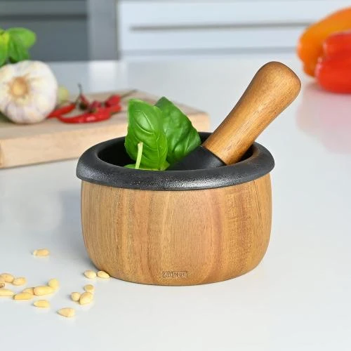 Zoom sur Mortier en bois d'acacia, ustensile de cuisine élégant